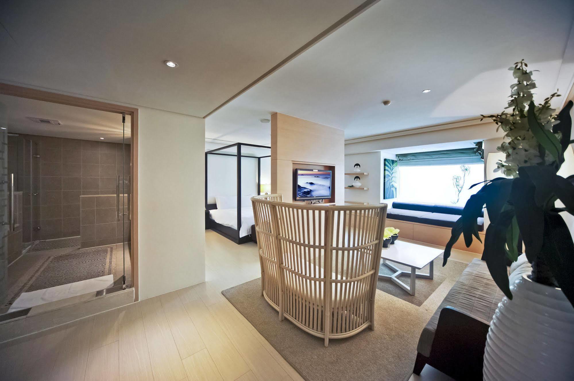 Herz Hotel Taichung Exterior foto